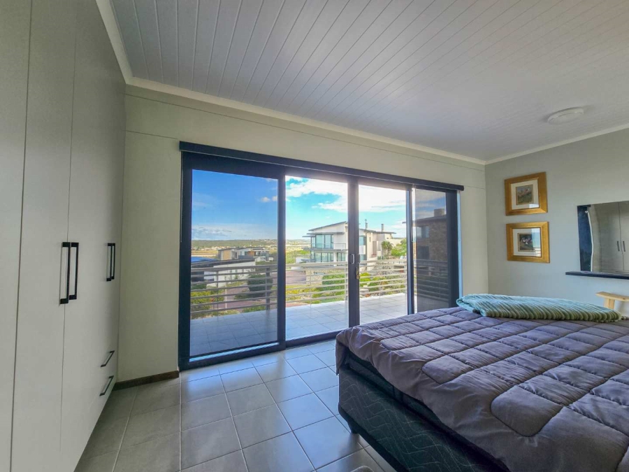 5 Bedroom Property for Sale in Stilbaai Oos Western Cape